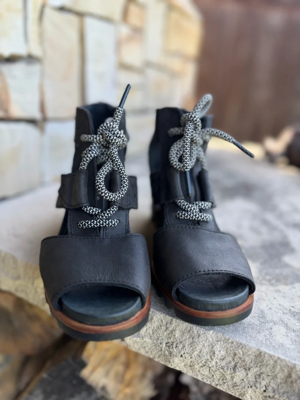 Sorel Joanie Sandals Lace Up‎ Black Open-Toe Wedge leather Shoes Sz-7.    C